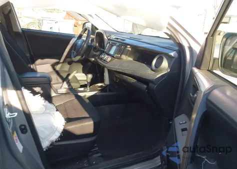 2018 Toyota Rav4 Le z USA, uszkodzony, nr VIN JTMZFREV2JJ210285